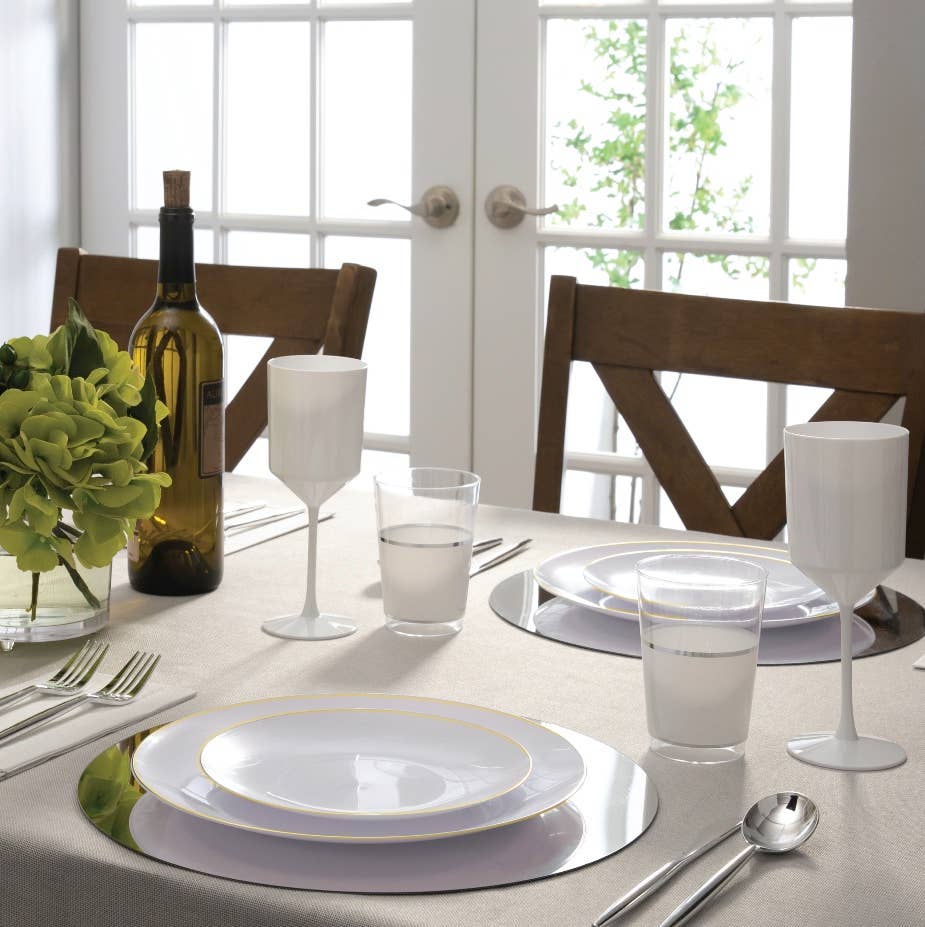 Round White • Gold Plastic Plates | 10 Pack: 10.25" Dinner Plates
