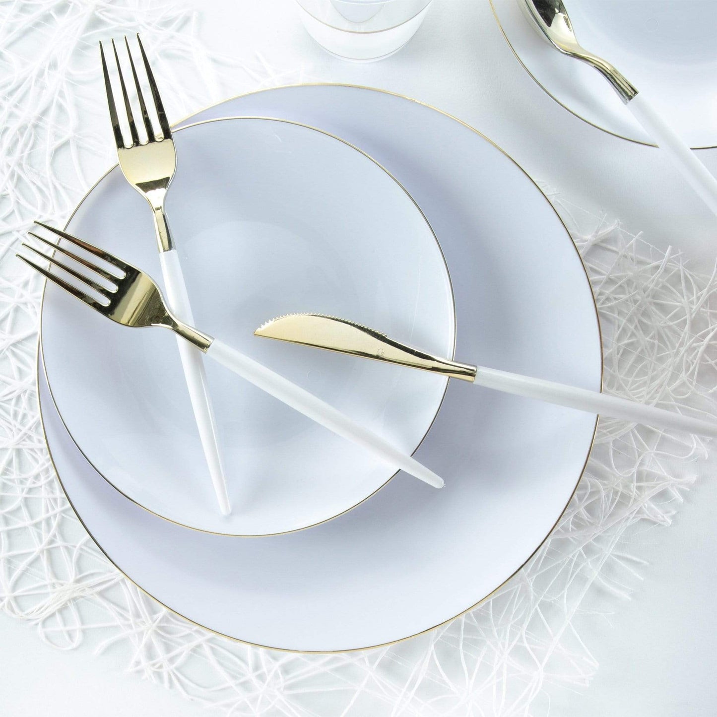 Round White • Gold Plastic  Plates | 10 Pack: 10.25" Dinner Plates