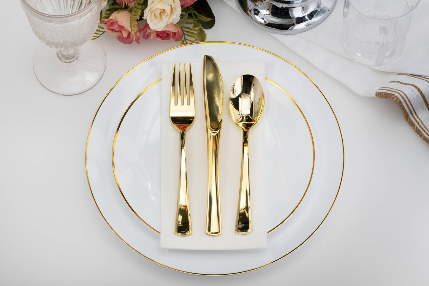 Exquisite Classic Gold Plastic Forks - 20 Count