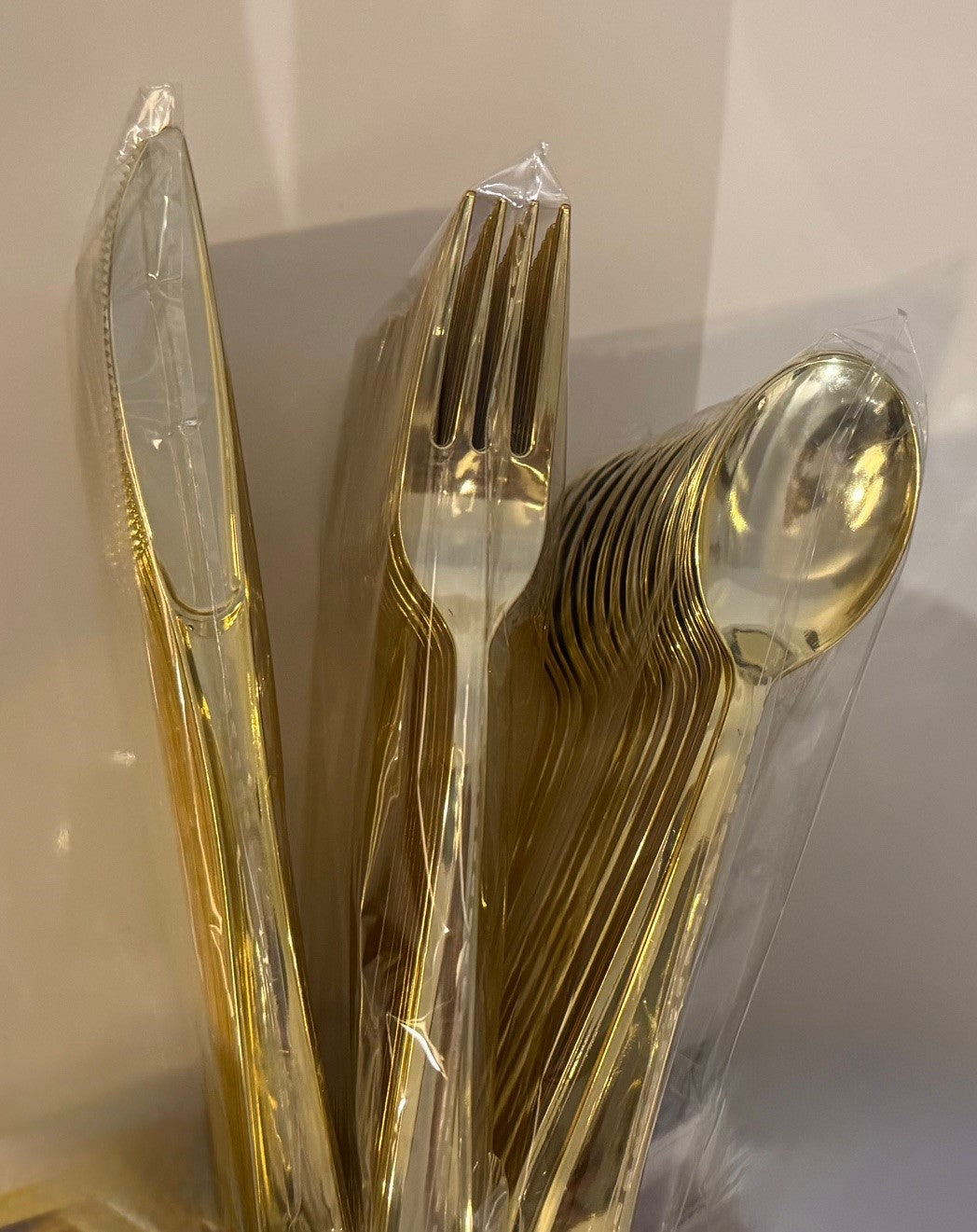 Golden FORKS: Elevate Your Dining Experience with Elegance!